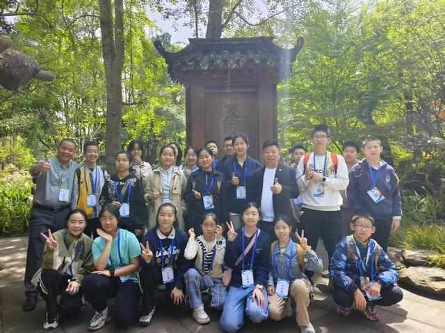  从课堂到现场：39名“小作家”如何用脚步丈量陆游的诗路 文化旅游 从课堂到现场：39名“小作家”如何用脚步丈量陆游的诗路 文化旅游